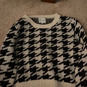 Oversized cropped sweater